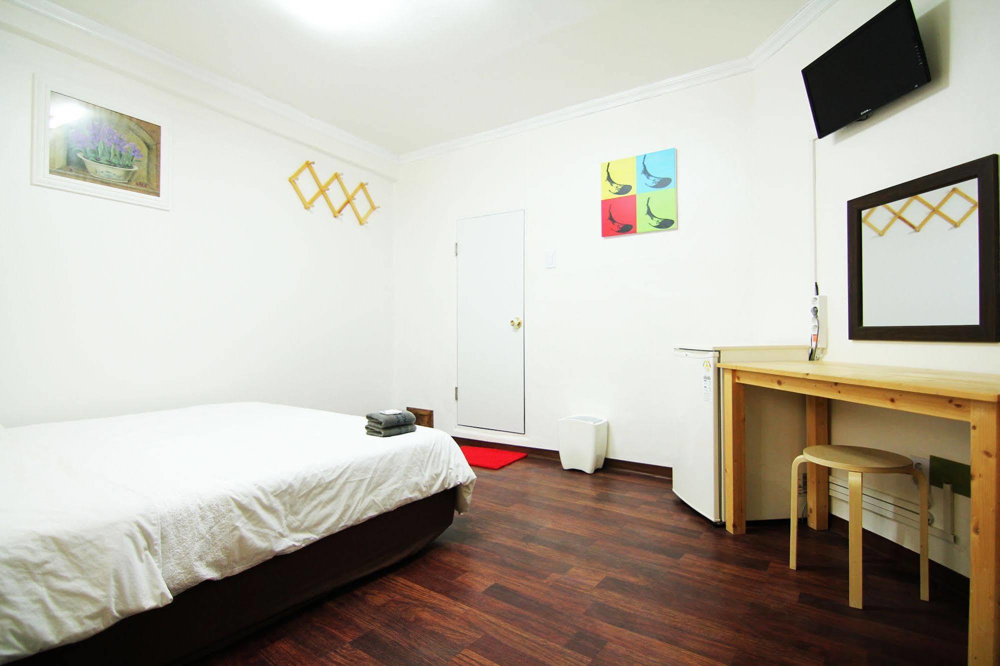 A Pousada Banana Backpackers Seul Exterior foto